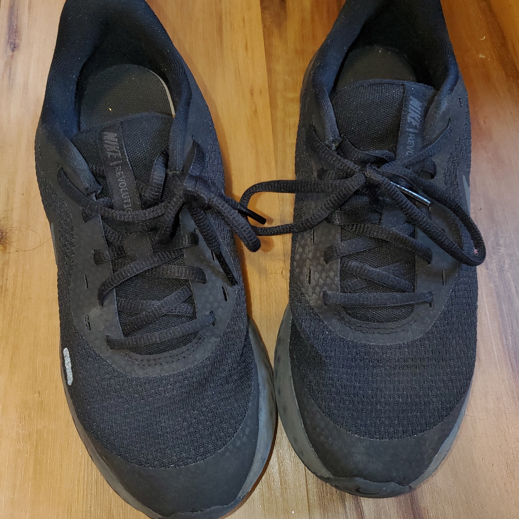 Nike Revolution